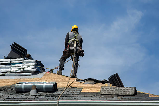Professional Roofing technician working in Kansas, OH